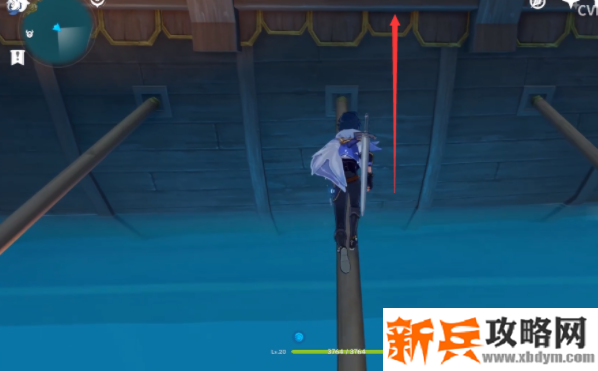 从这根杆子往上面爬