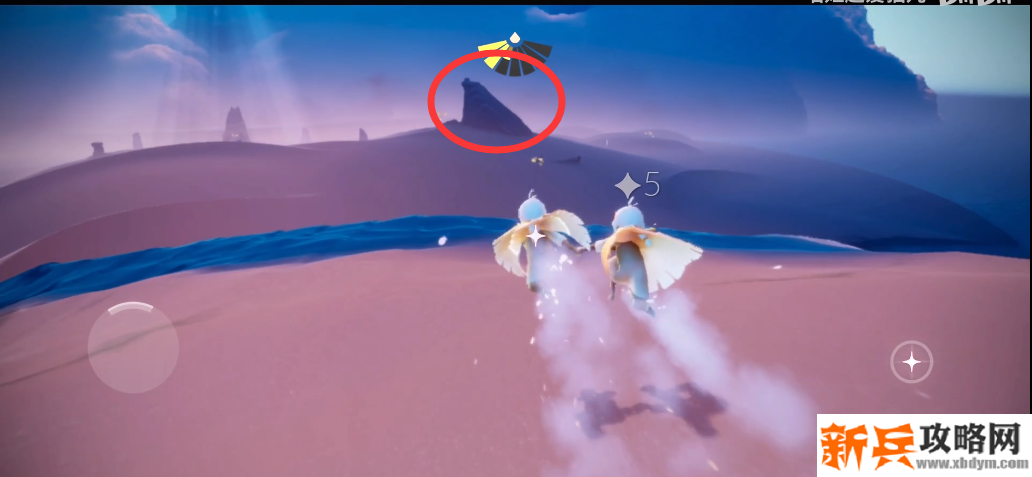 即可看到对面的预言山谷