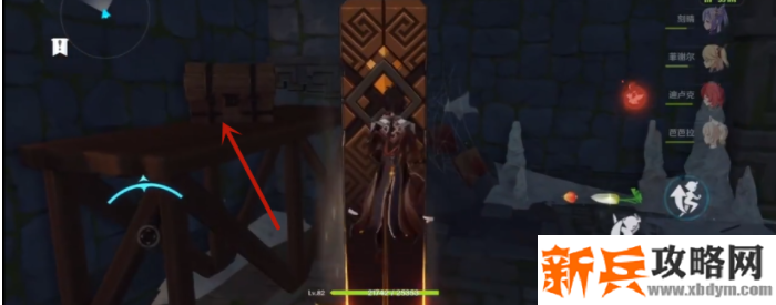 解锁3个岩方碑机关后，进门往左边走